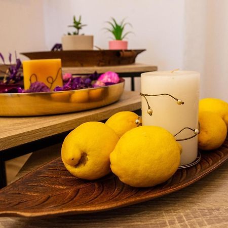 Lemon Garden Stylish Private Apartment Kalamata Exterior photo