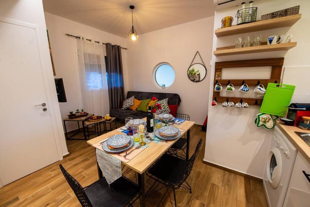 Lemon Garden Stylish Private Apartment Kalamata Exterior photo