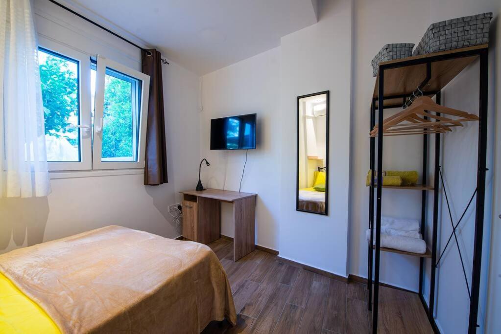 Lemon Garden Stylish Private Apartment Kalamata Exterior photo