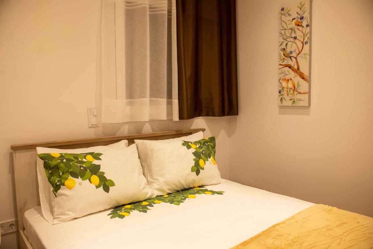 Lemon Garden Stylish Private Apartment Kalamata Exterior photo